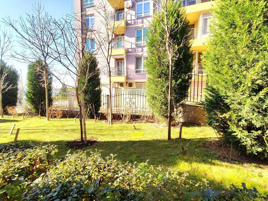 ТОП НАЕМ / Първа линия Несебър  в елитния комплекс Валенсия Гардънс