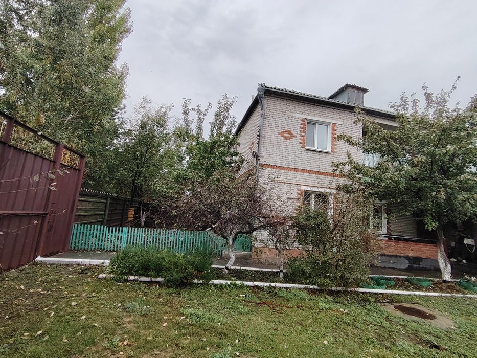 Продам 2-х этажный дом