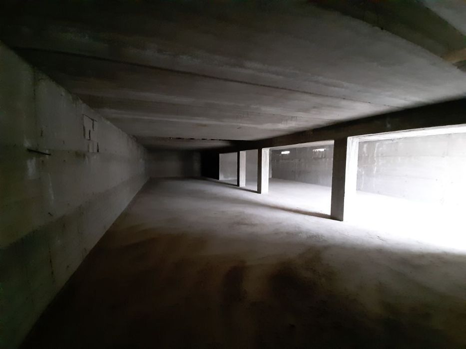 Нотурар ва турар жой биноси сотилади