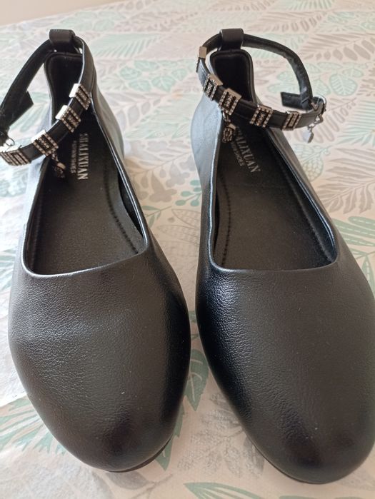 Продаются туфли для девочек