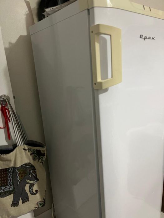 Продам срочно морозильник