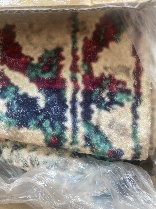 Килим размер 3,60 на  2,70