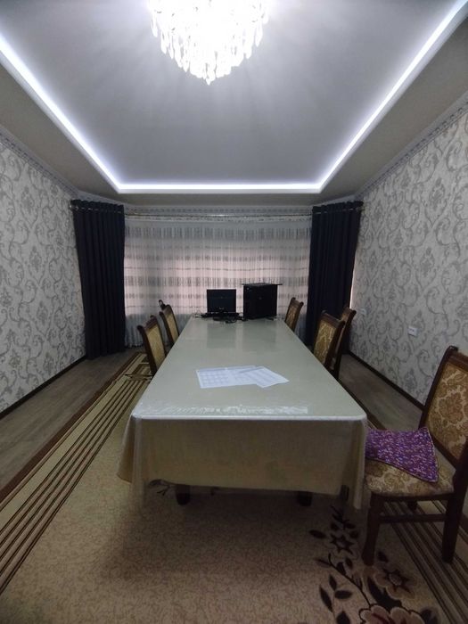 Сотилади Яшнабод ок уй 4.5сот 11 хона  фасад 15 метр нархи 130000 у.е