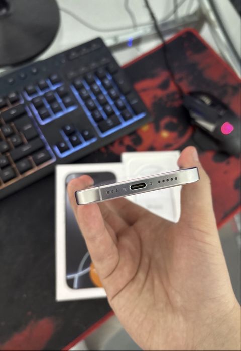 Iphone 16 Pro 128 gb 91% sanatatea bateriei