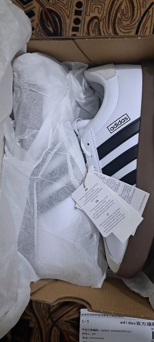 Продам кроссовки адидас оригинал