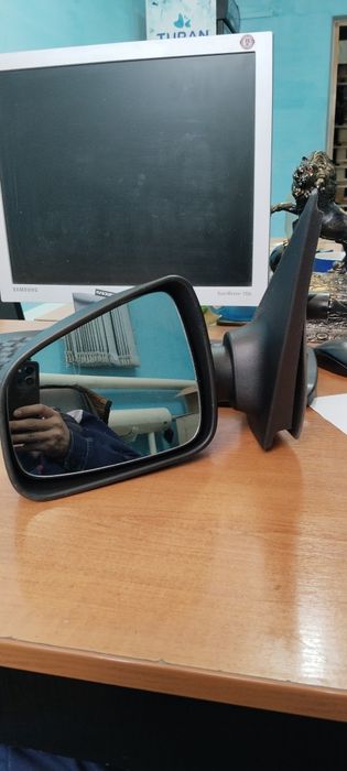 На Рено Логан боковой зеркала