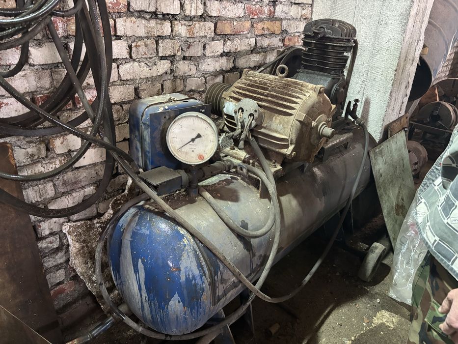Компрессор промышленный  для цеха