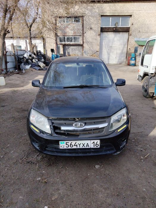 Продам Lada Granta 2013 года выпуска