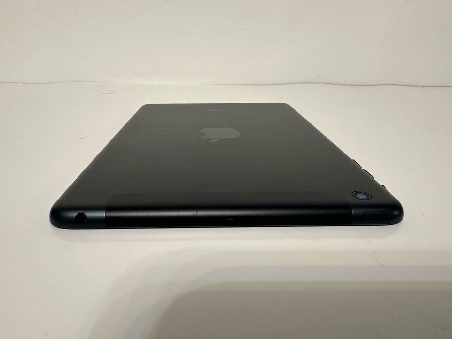 iPad Air cu Sim 16Gb Perfect functionala, Sticla Sparta
