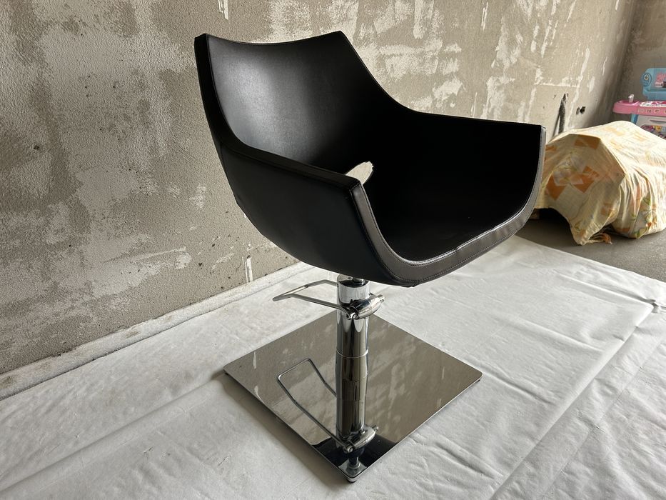 Scaun de coafor wella