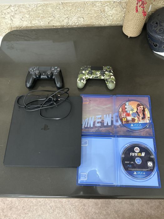PS4 2020,2 геймпада,2игры