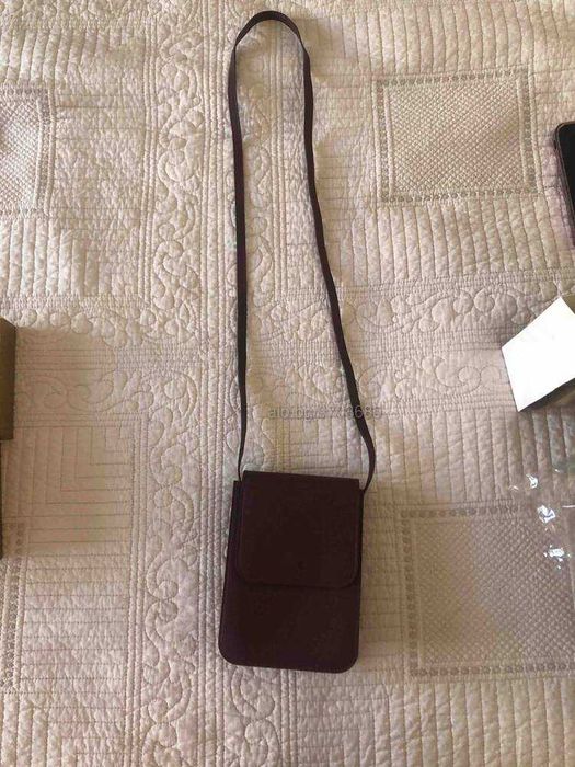 Кожена чантачка, компактна