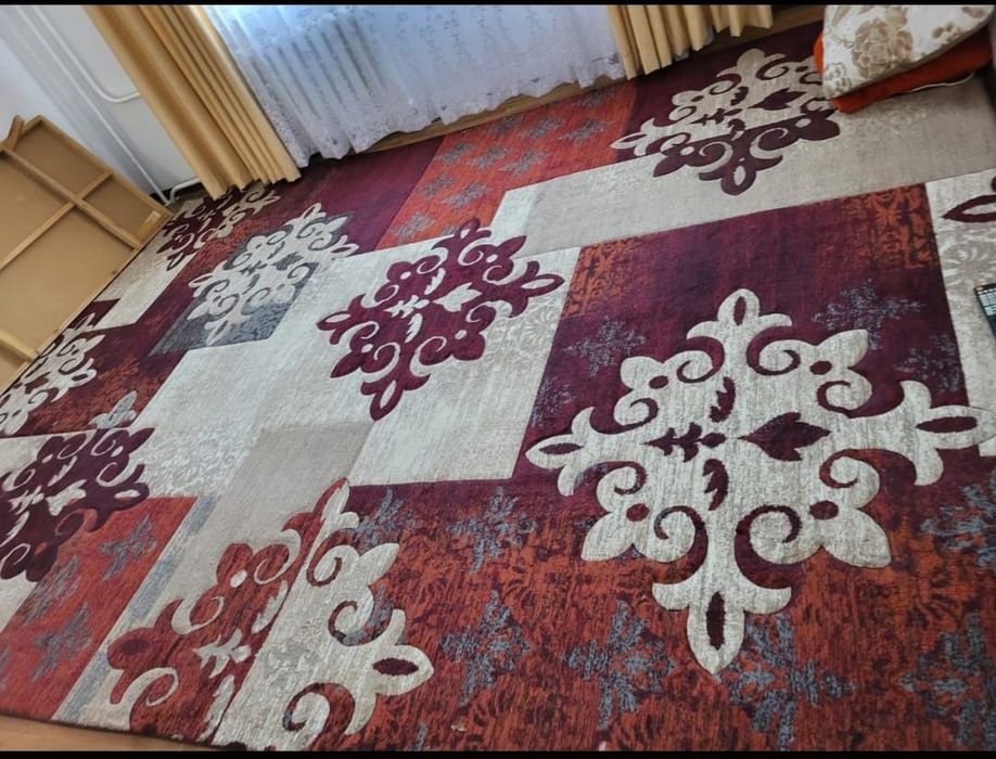 Ковер в хорошем состоянии