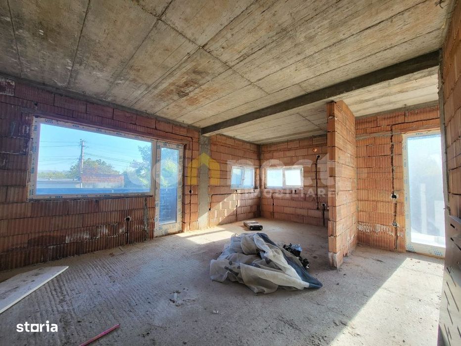 Apartament de 100mp, cu 70mp curte.
