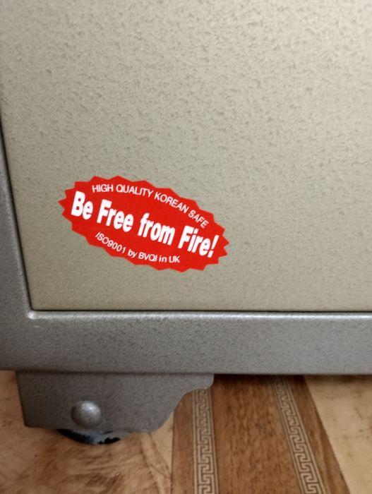 Сейф офисный, огнеупорный