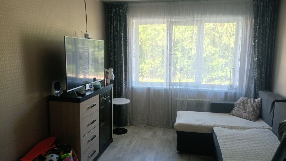 Продам 2 КОМНАТНУЮ в центре