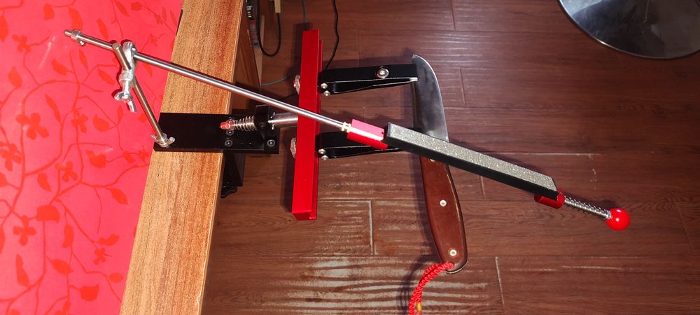 Заточной станок для ножей.