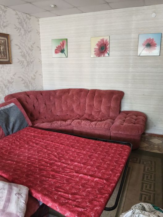 Диван-кровать в хорошем состоянии