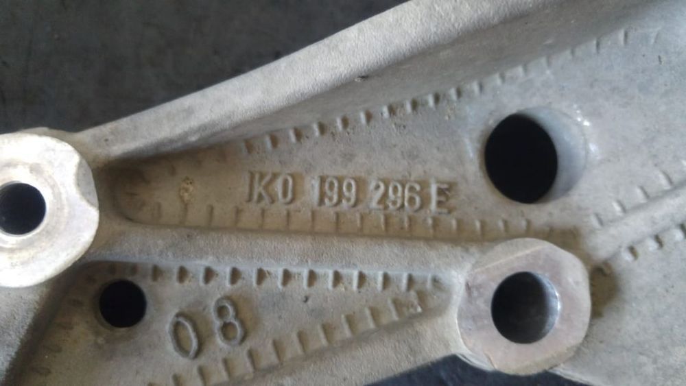 Suport brat trapez dreapta 2.0 tdi bkd seat leon 1p1 1k0199296e
