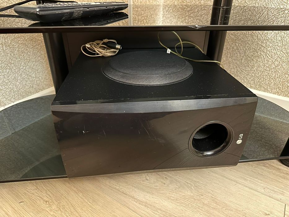 Продаётся Музыкальный центр