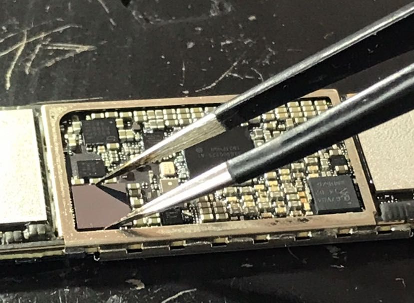 Placa de baza IPhone. Reparatii placa de baza pentru toate modelele.