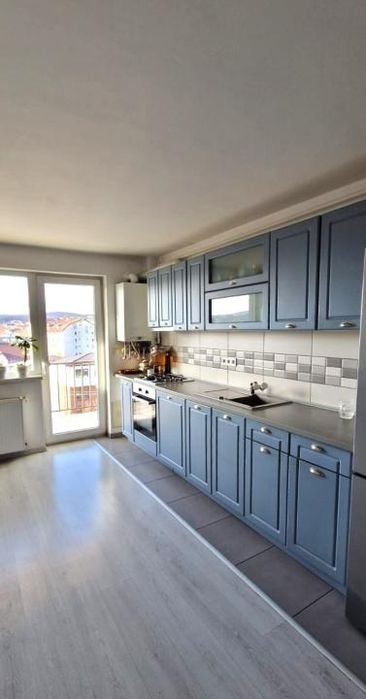 Pf.inchiriez apartament cu o camera , dormitor si living  baee