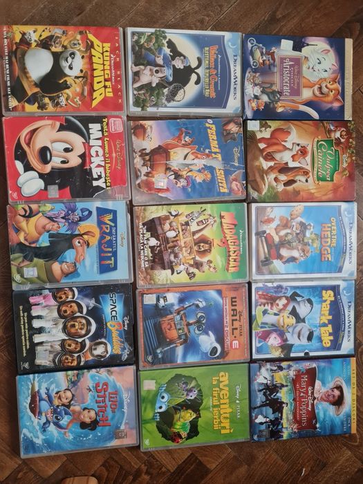 DVD-URI de la Disney și DreamWorks originale.