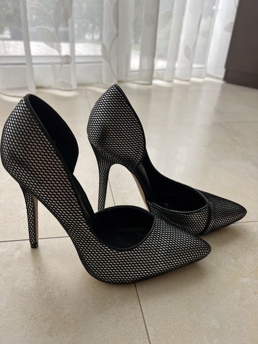 Дамски обувки с висок ток