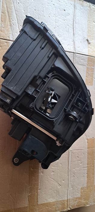 Far stanga High performance Mercedes E Class W213