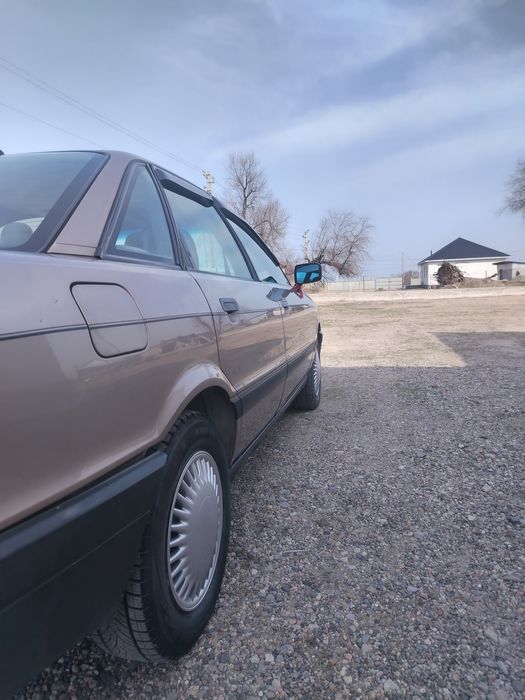 Audi 80 b3. 1.8 моно кпп Автомат