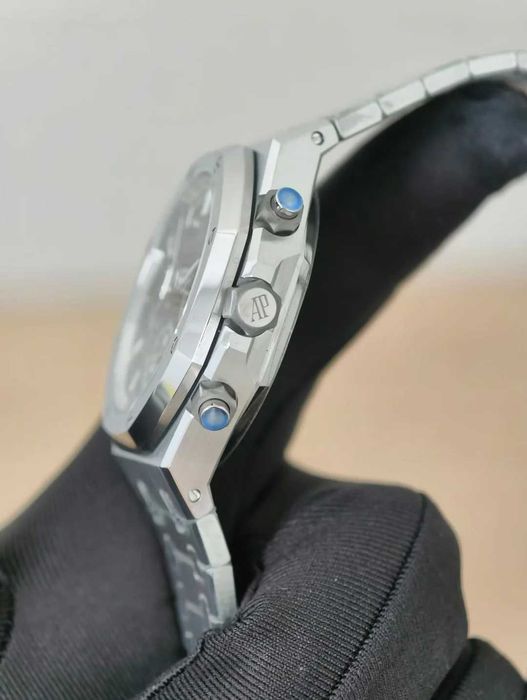 audemars piguet royal oak. blk