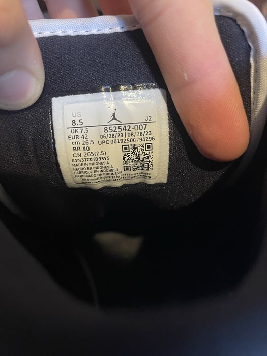 Air Jordan 1 Mid Patent Black Gold