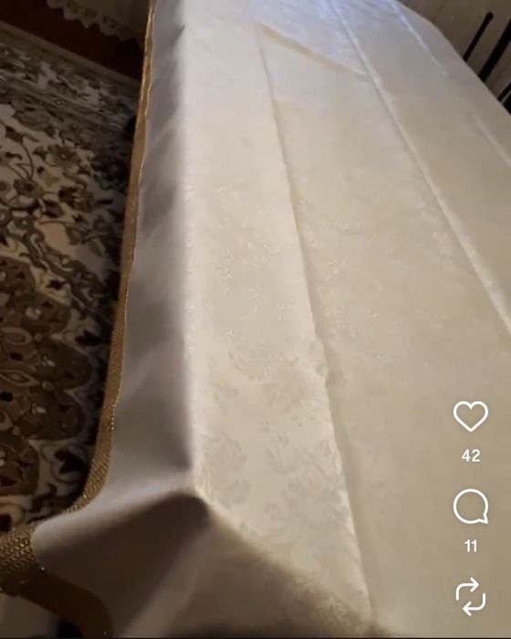 Гостевой стол со стульями