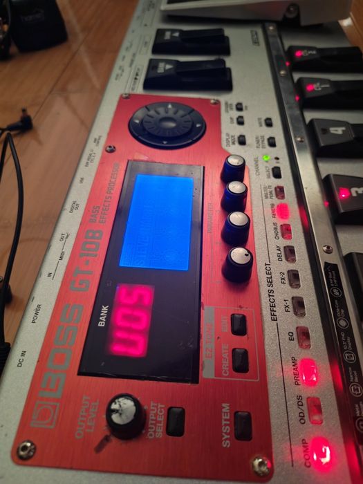 Boss GT-10B procesor multiefect bass + 30 preseturi custom