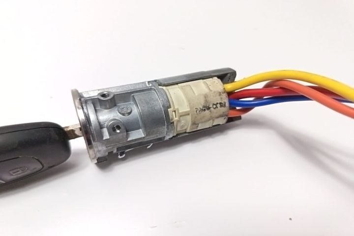 Contact cu cheie Opel Vivaro  seria