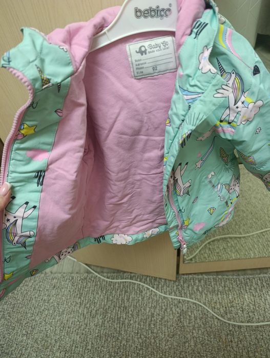 Продам куртку лёгкую 92 см