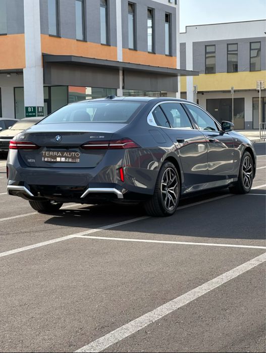 BMW i5 35 L 2024 +Доп. опции в наличаи от Terra Auto