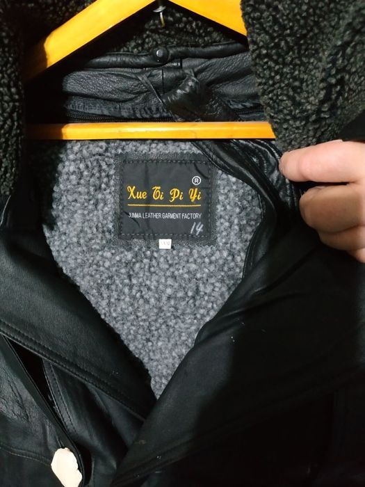 Кожали эркаклар пальтоси сотилади