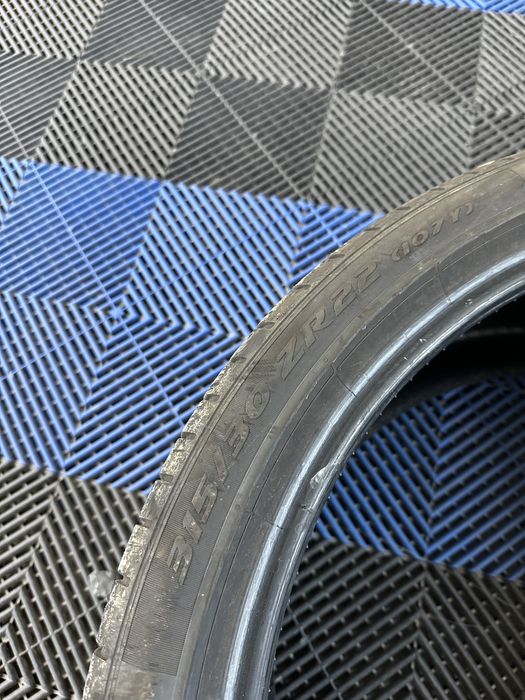 Anvelope pirelli (bentley)