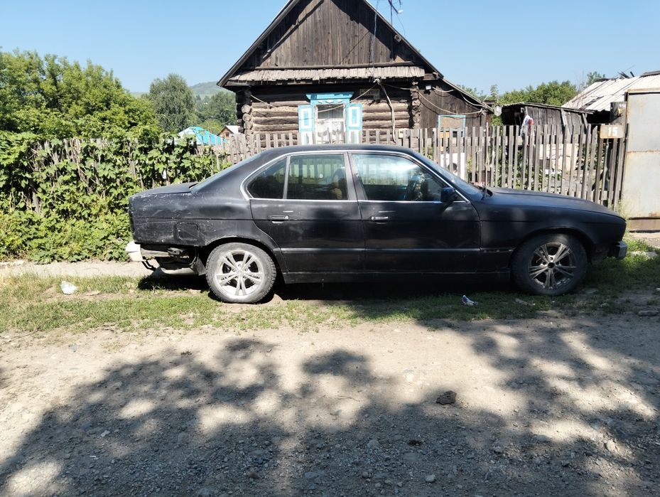 Продается две  машины  на ходу