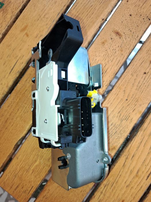 Broasca usa stanga Ford Transit 2009