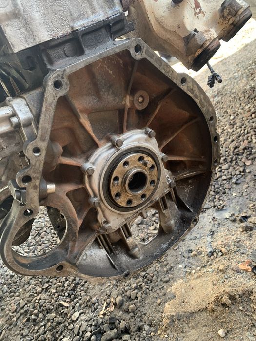 Продам двигатель мерс 102 2.3