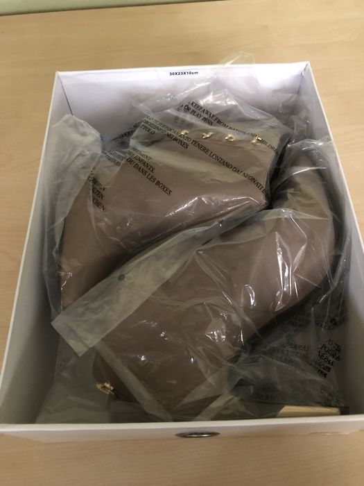 Чисто нови кожени боти GUESS