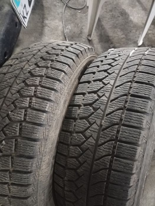 Шины 235х75р15. 2 шт