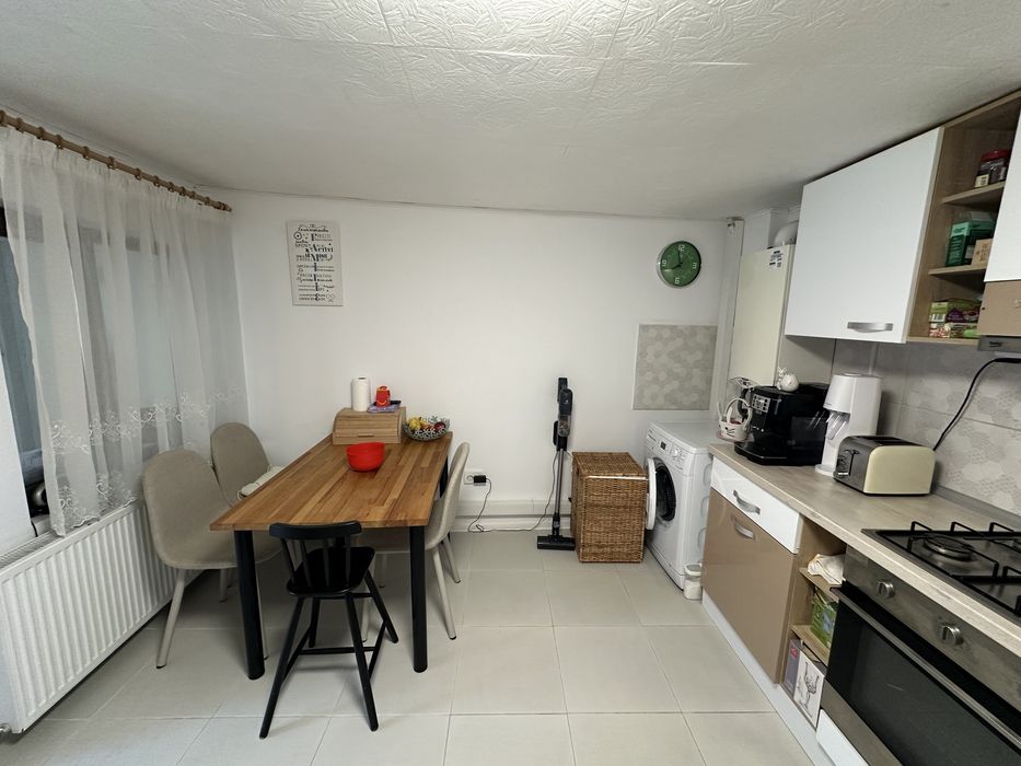 Casa parter de vanzare