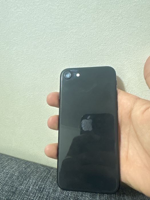 Айфон СЕ2 128гб. Все работает