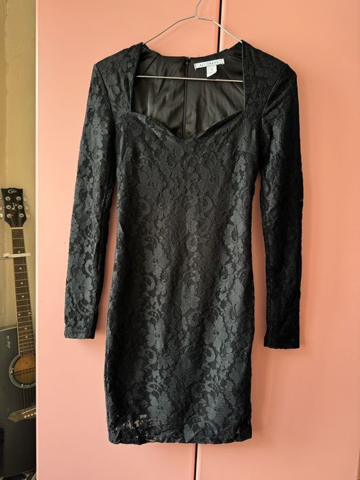 продам платья на девочку