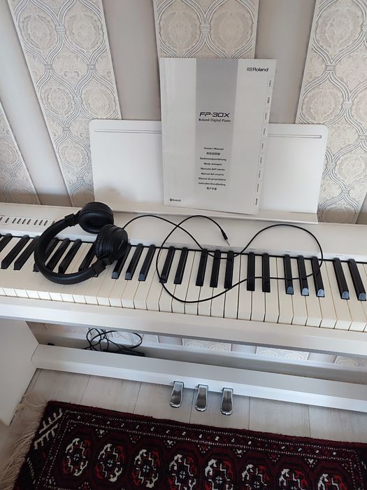 Продается цифровое пианино Roland FP-30X