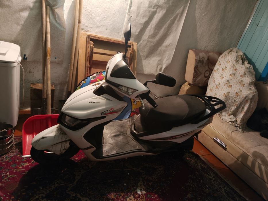 Обменяю м8 в среднем состоянии