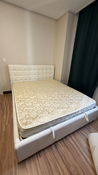 Кровать 160*200 с матрасом